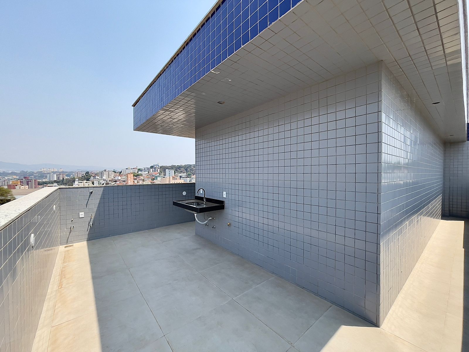 Cobertura à venda com 2 quartos, 120m² - Foto 2