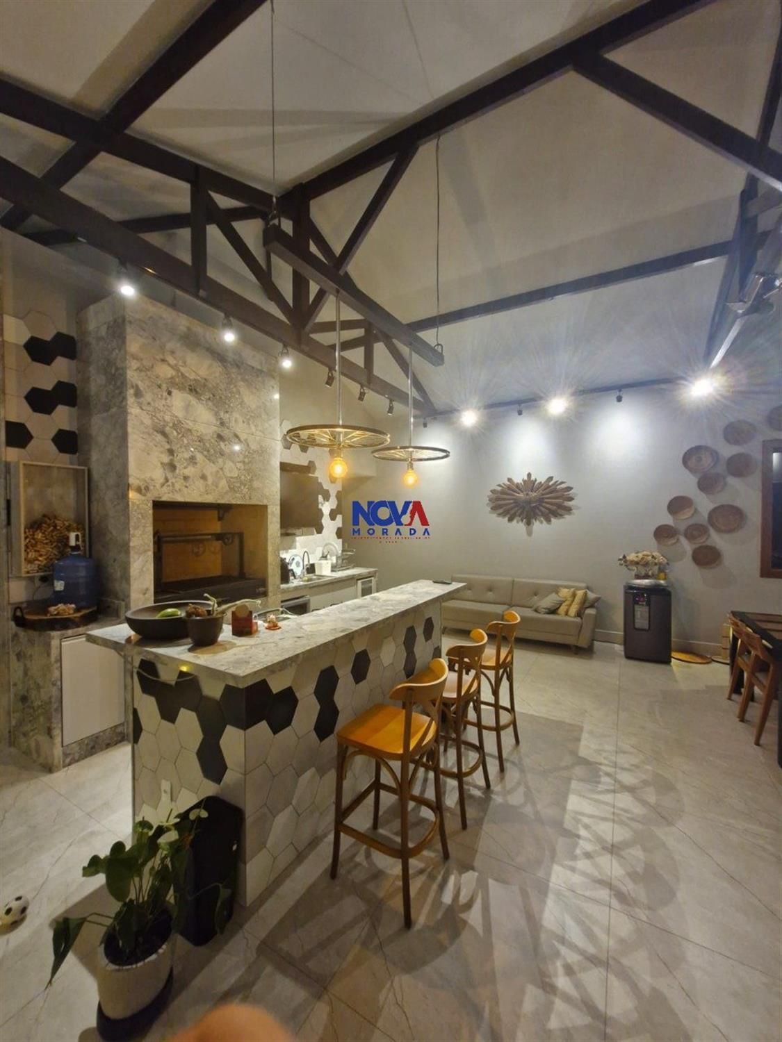 Casa à venda com 5 quartos, 200m² - Foto 14