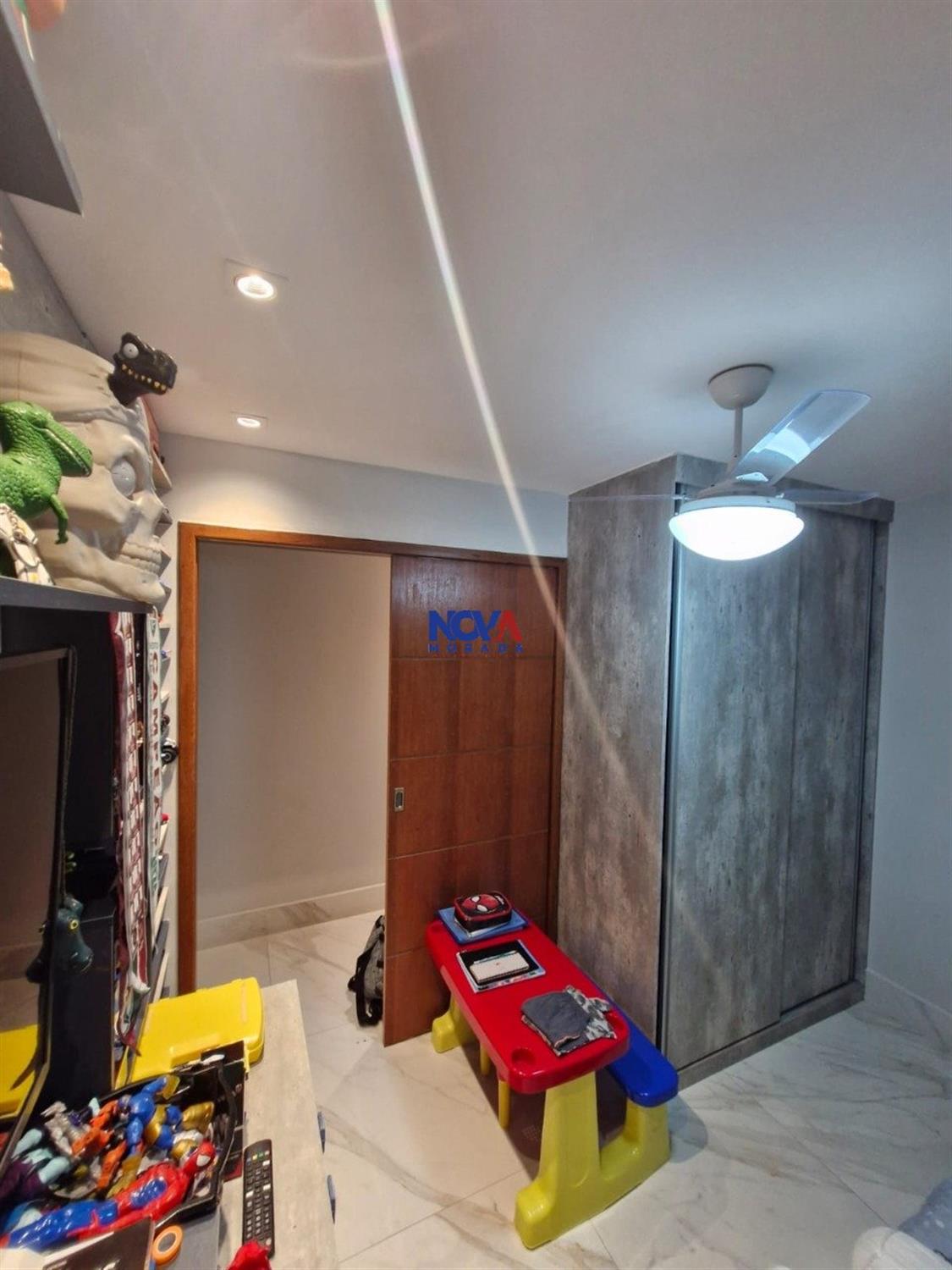 Casa à venda com 5 quartos, 200m² - Foto 18
