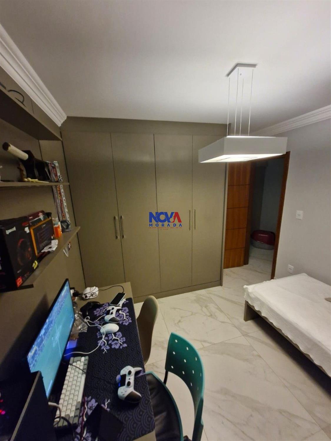 Casa à venda com 5 quartos, 200m² - Foto 19