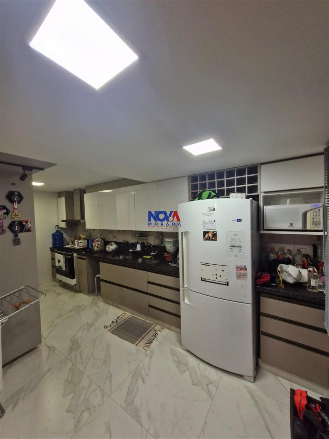 Casa à venda com 5 quartos, 200m² - Foto 12