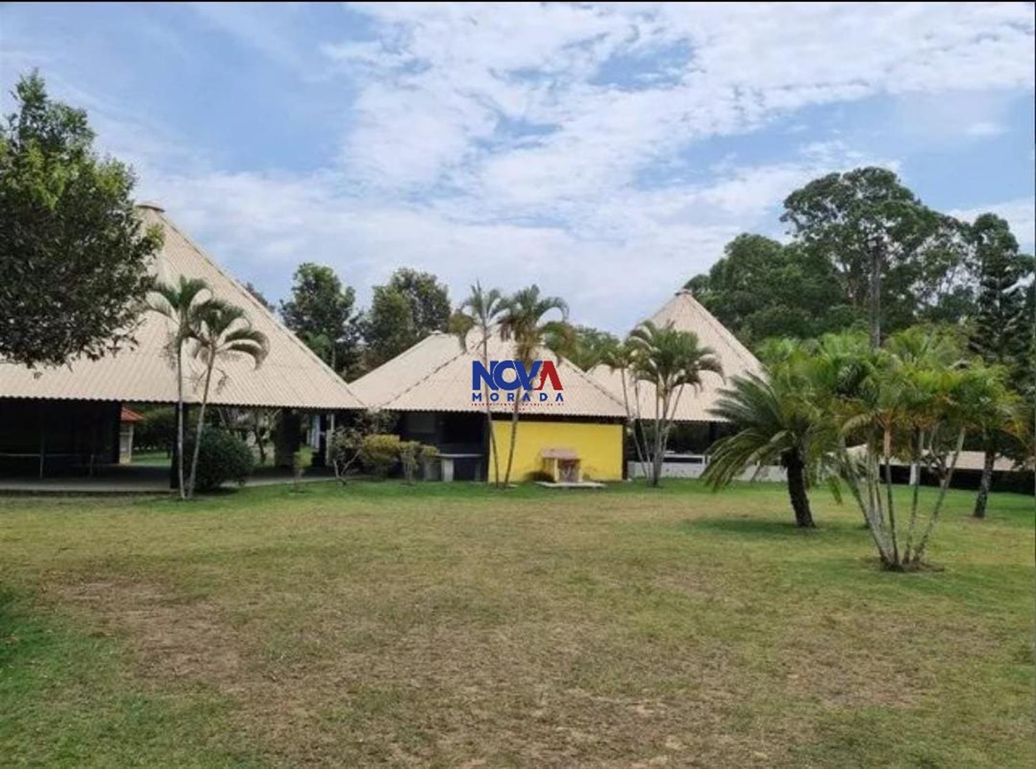 Casa à venda com 5 quartos, 200m² - Foto 3