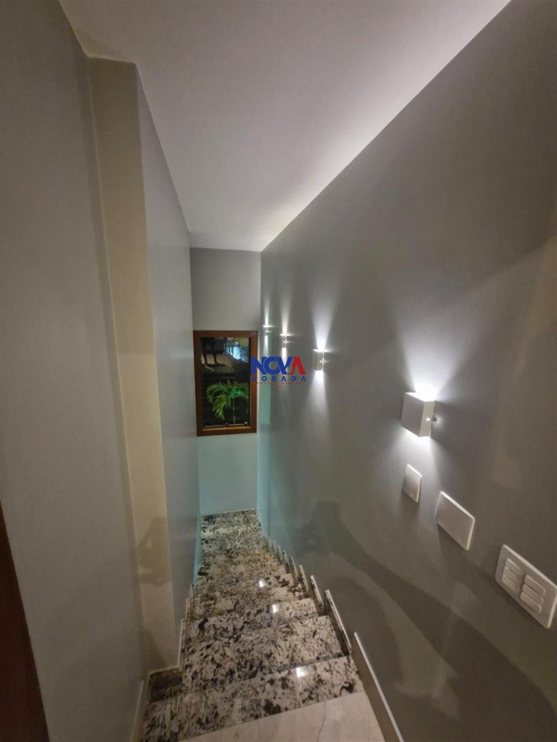 Casa à venda com 5 quartos, 200m² - Foto 11