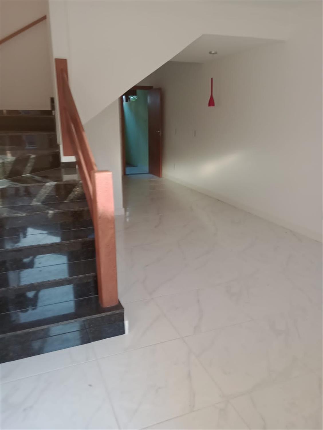 Casa à venda com 2 quartos, 145m² - Foto 3
