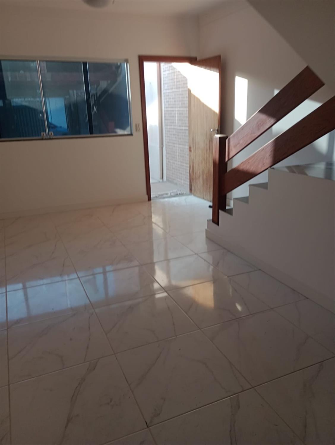 Casa à venda com 2 quartos, 145m² - Foto 2