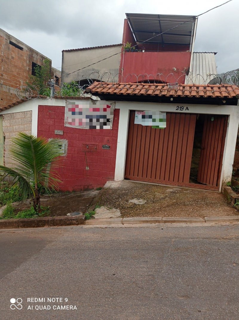 Casa à venda com 5 quartos, 360m² - Foto 1
