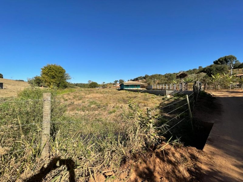 Chácara à venda com 2 quartos, 2500m² - Foto 3