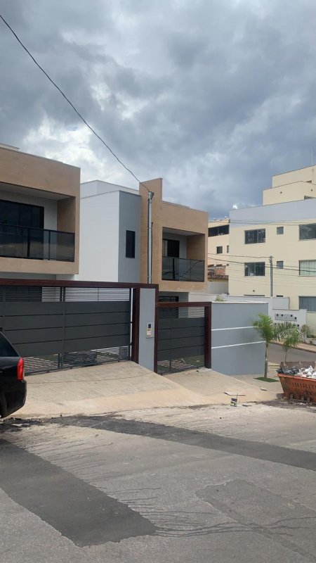 Casa à venda com 3 quartos, 150m² - Foto 2