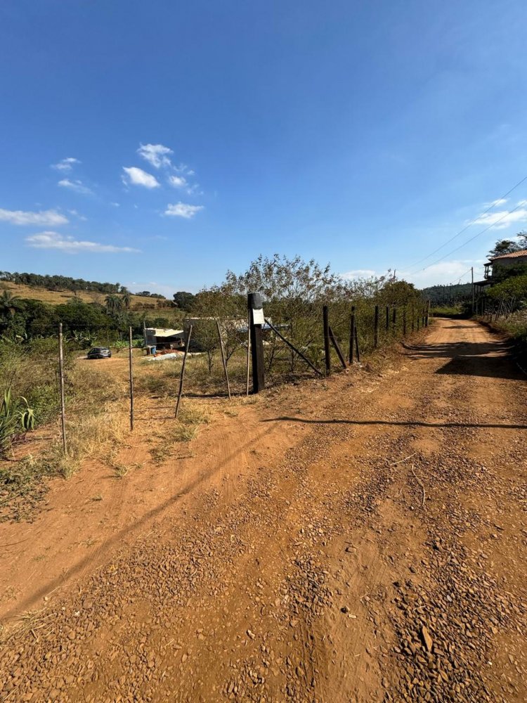 Chácara à venda com 1 quarto, 2097m² - Foto 6