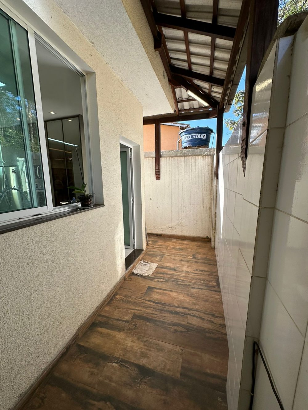 Casa à venda com 3 quartos, 100m² - Foto 5