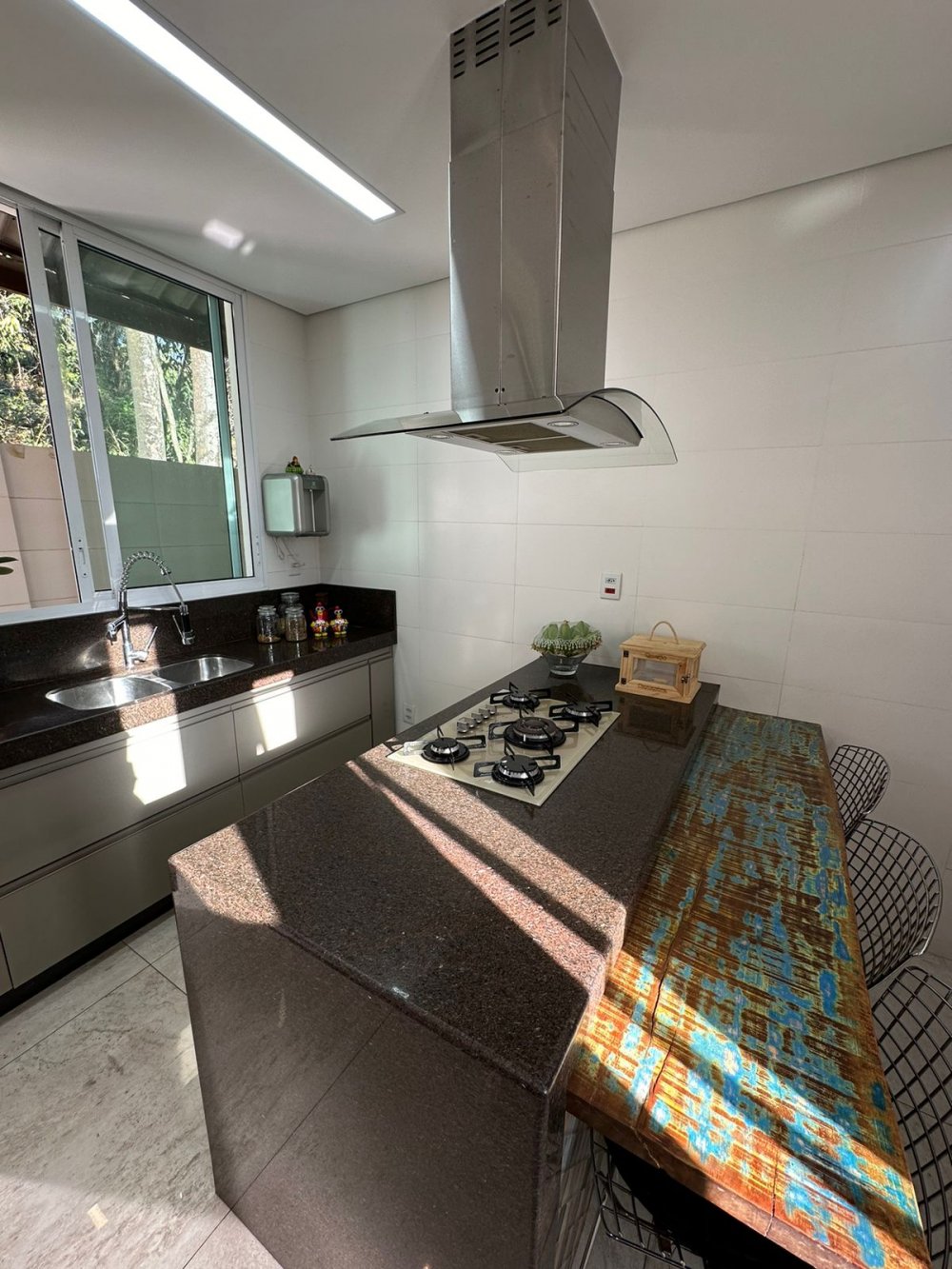 Casa à venda com 3 quartos, 100m² - Foto 2
