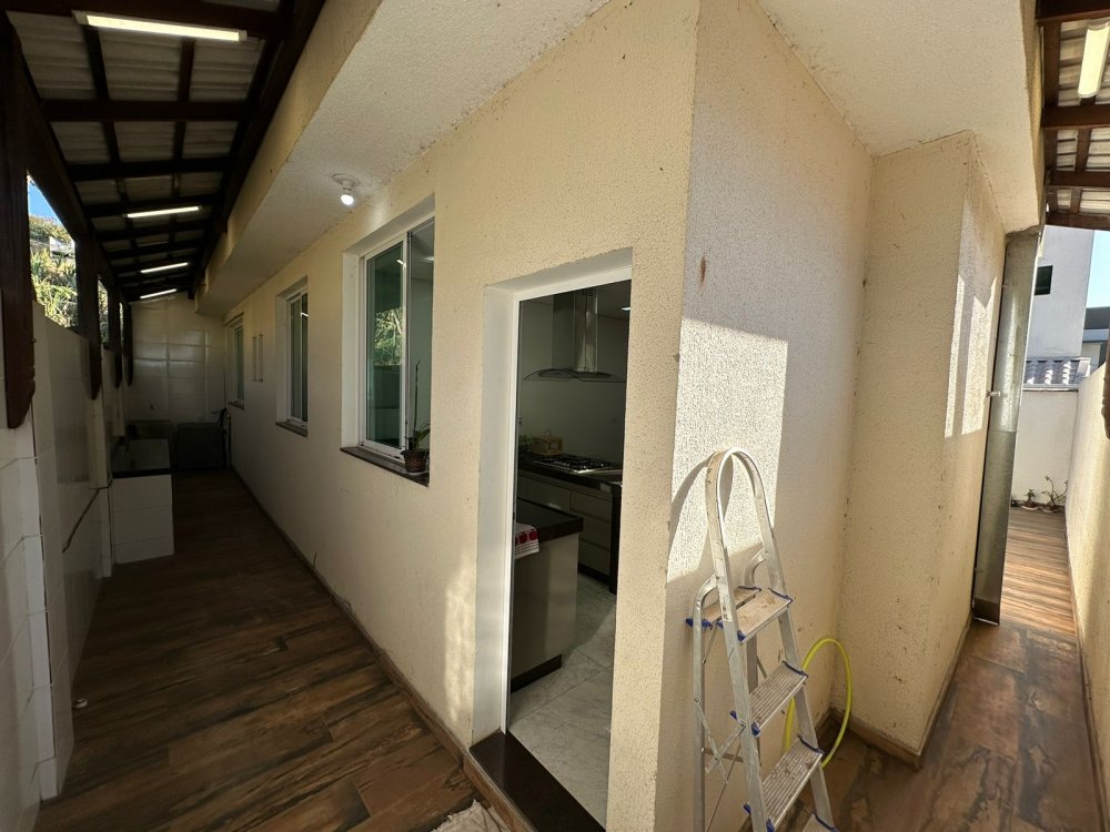 Casa à venda com 3 quartos, 100m² - Foto 4