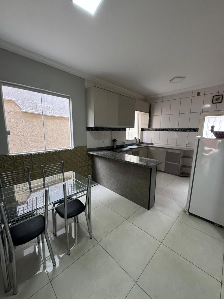 Casa à venda com 3 quartos, 216m² - Foto 21