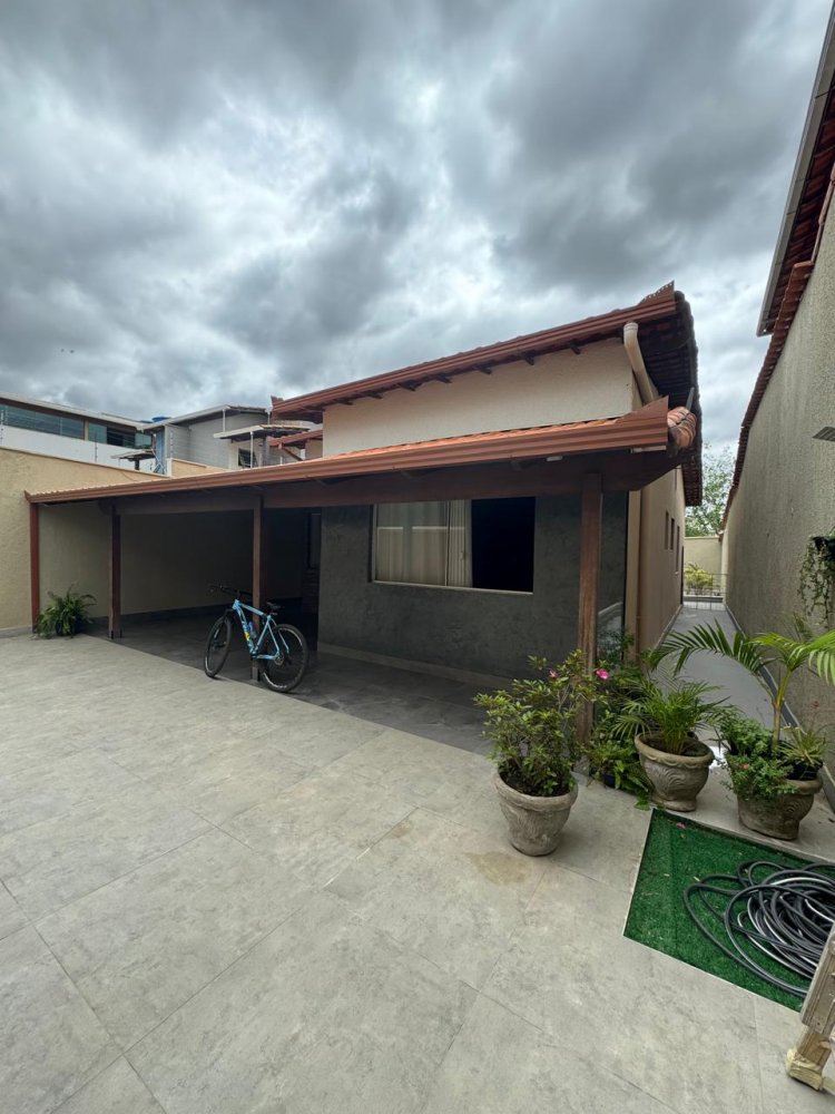 Casa à venda com 3 quartos, 216m² - Foto 18