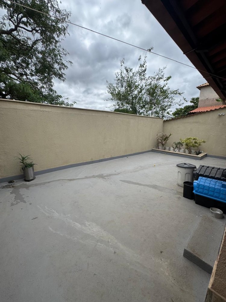 Casa à venda com 3 quartos, 216m² - Foto 4