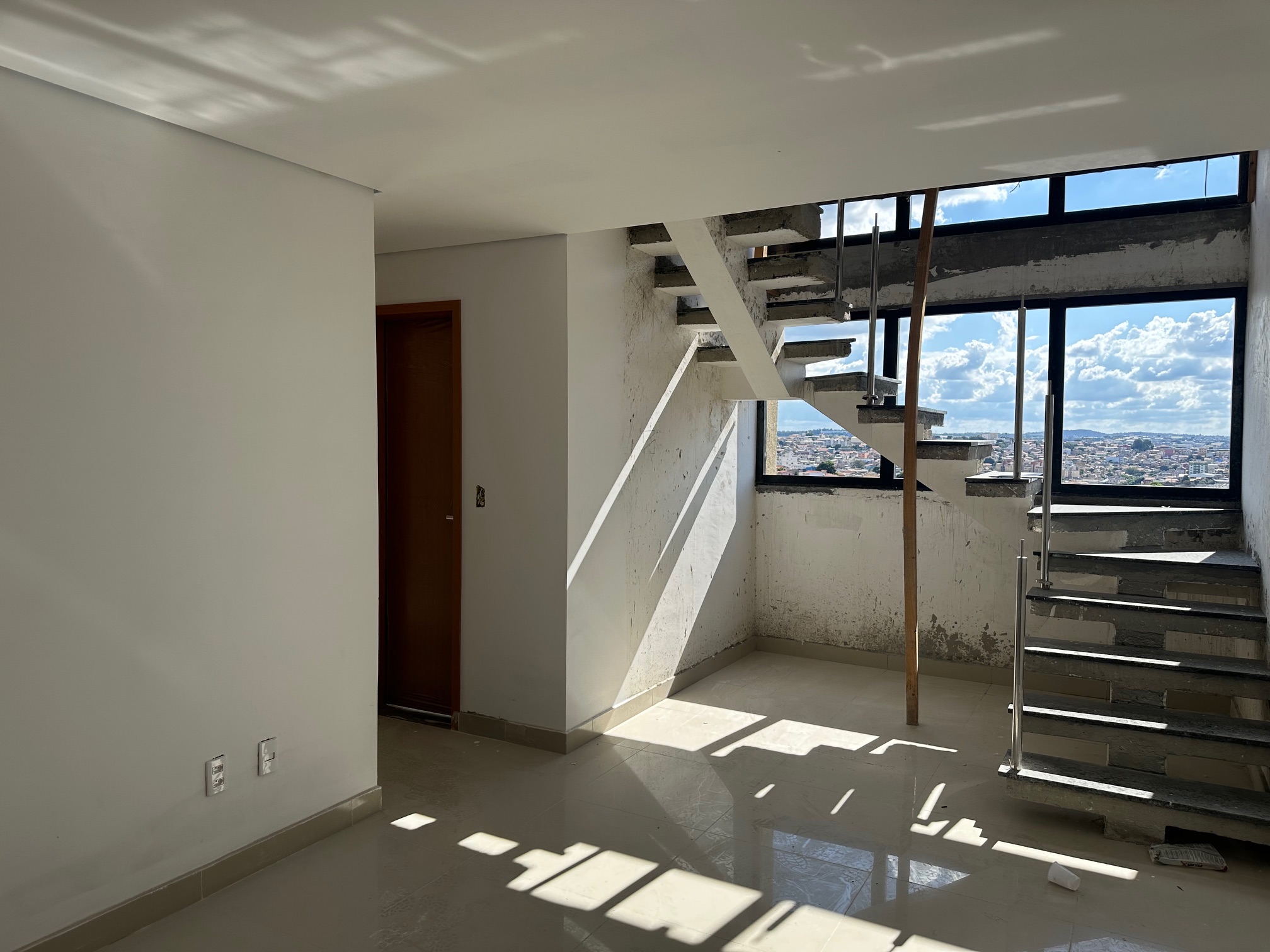 Cobertura à venda com 2 quartos, 85m² - Foto 2