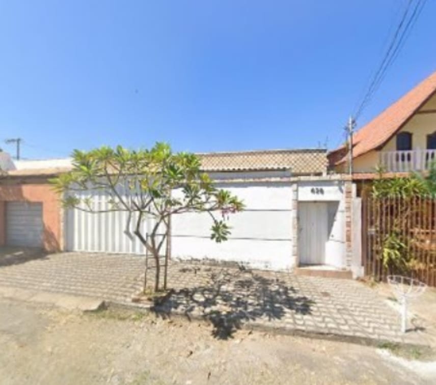 Casa à venda com 3 quartos, 260m² - Foto 1