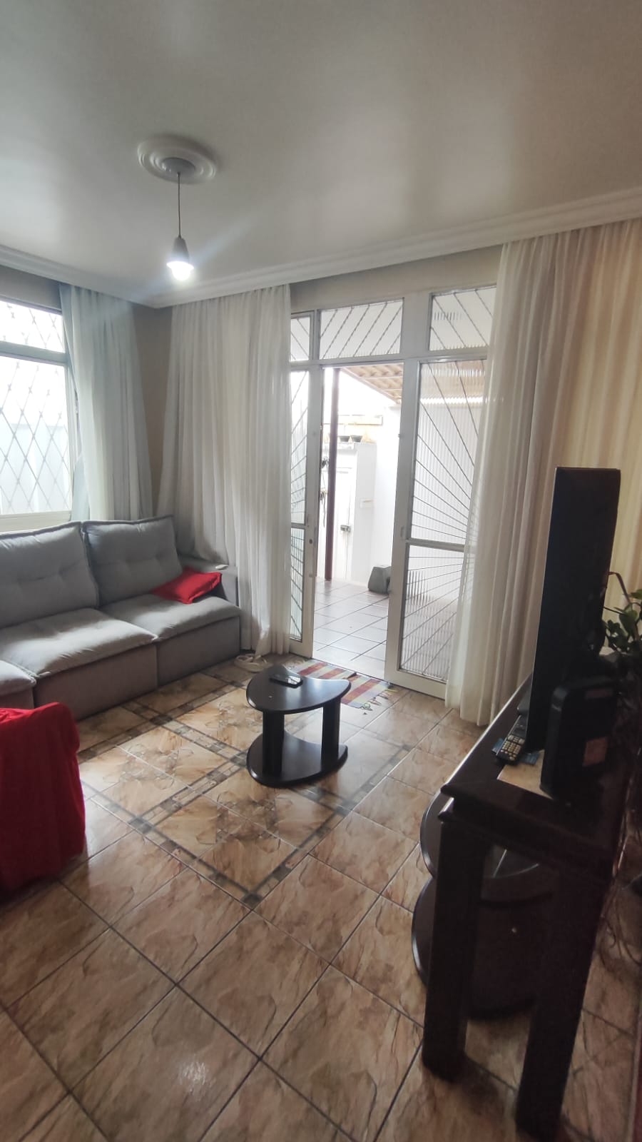 Casa à venda com 3 quartos, 260m² - Foto 2
