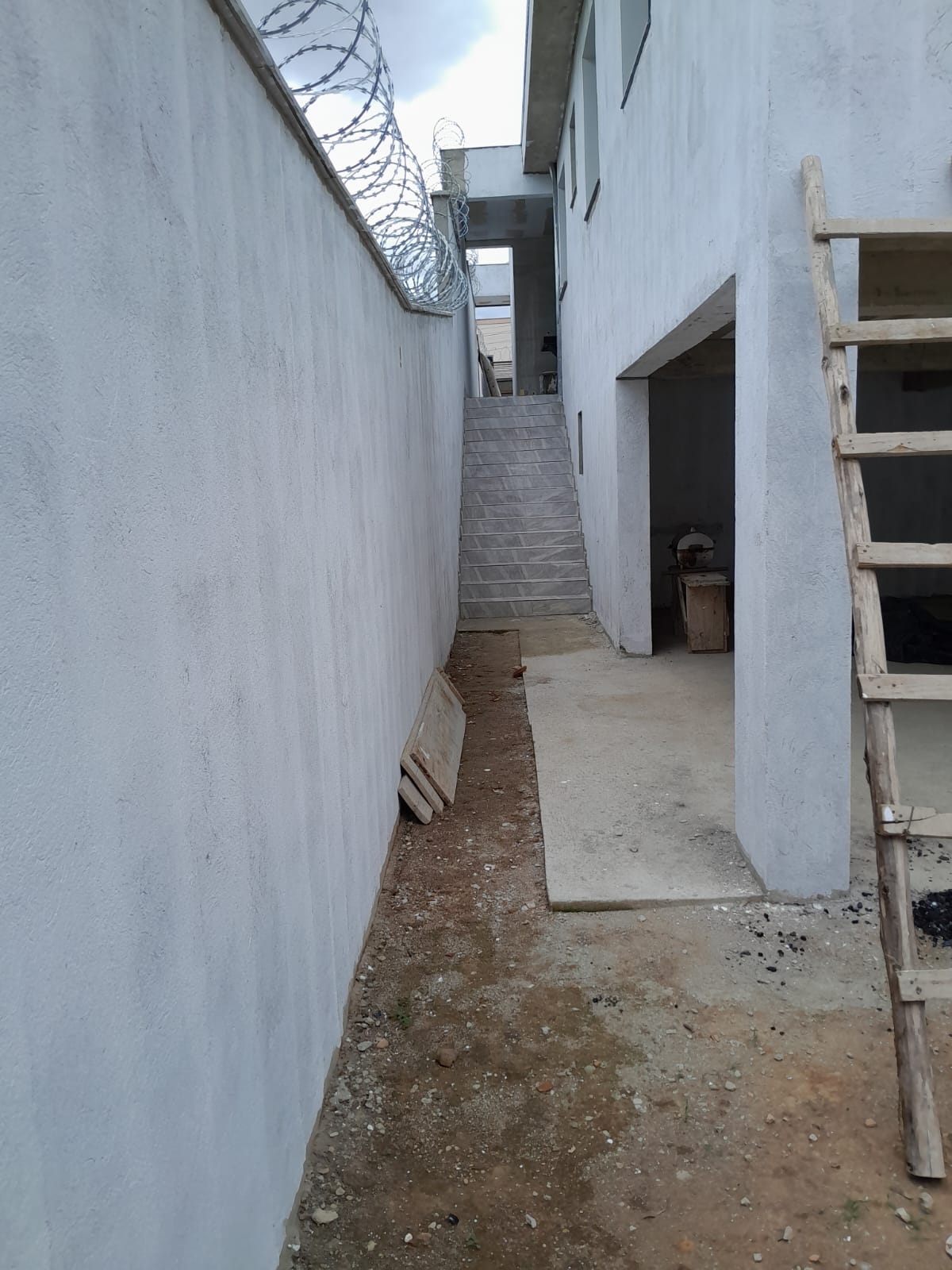 Casa à venda com 3 quartos, 90m² - Foto 2
