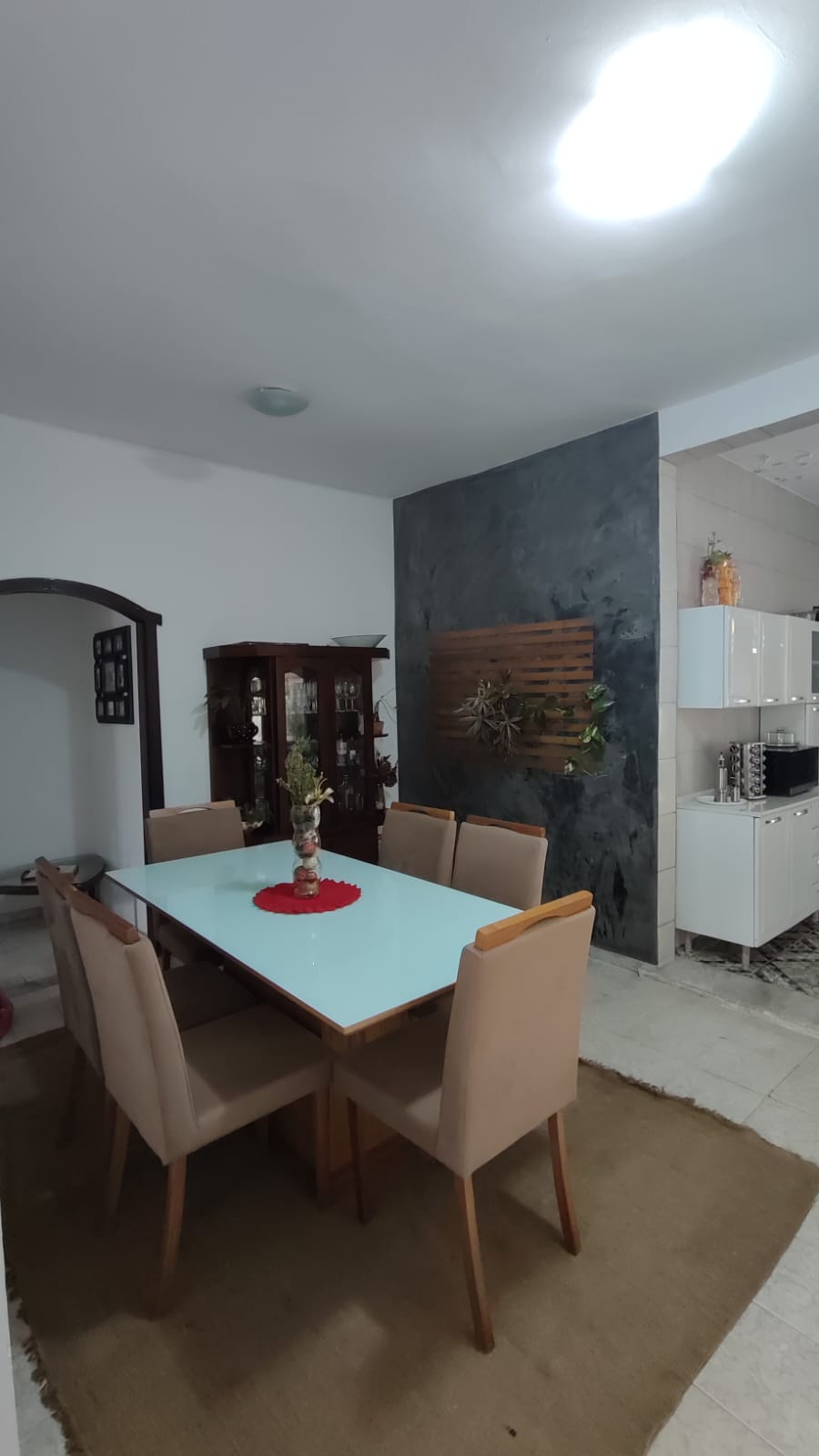 Casa à venda com 7 quartos, 220m² - Foto 1