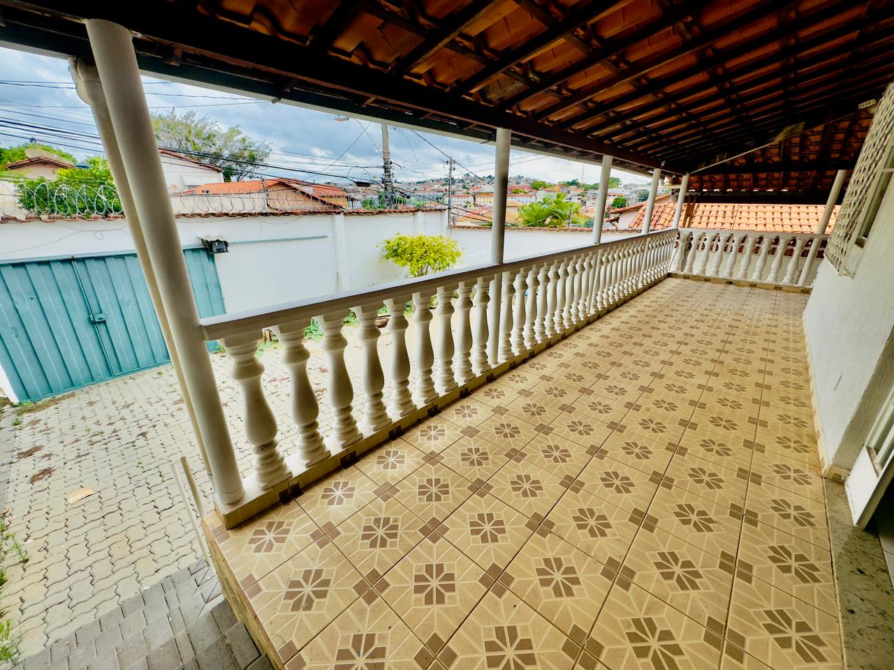 Casa à venda com 3 quartos - Foto 1