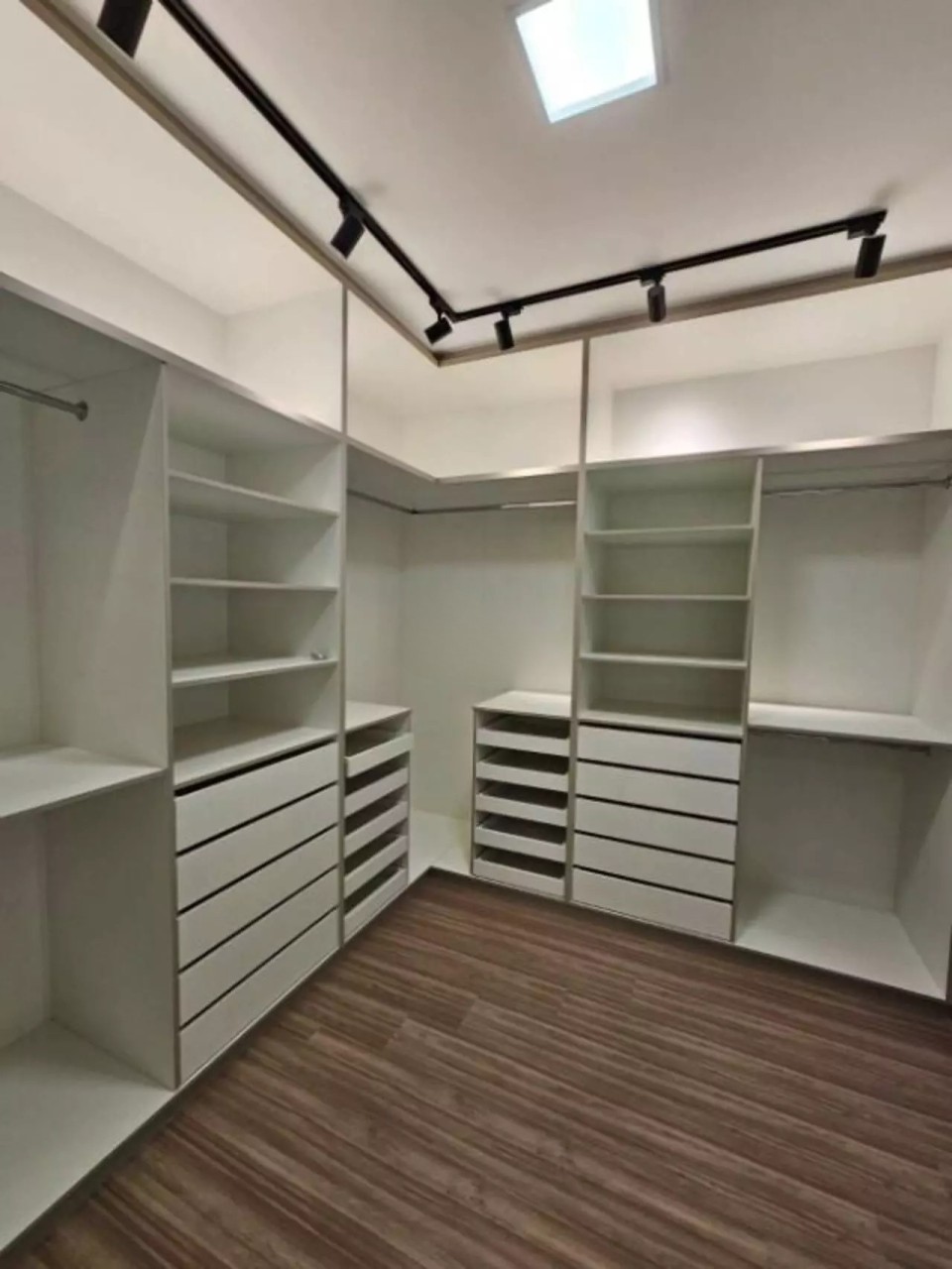 Casa de Condomínio para alugar com 4 quartos, 380m² - Foto 6