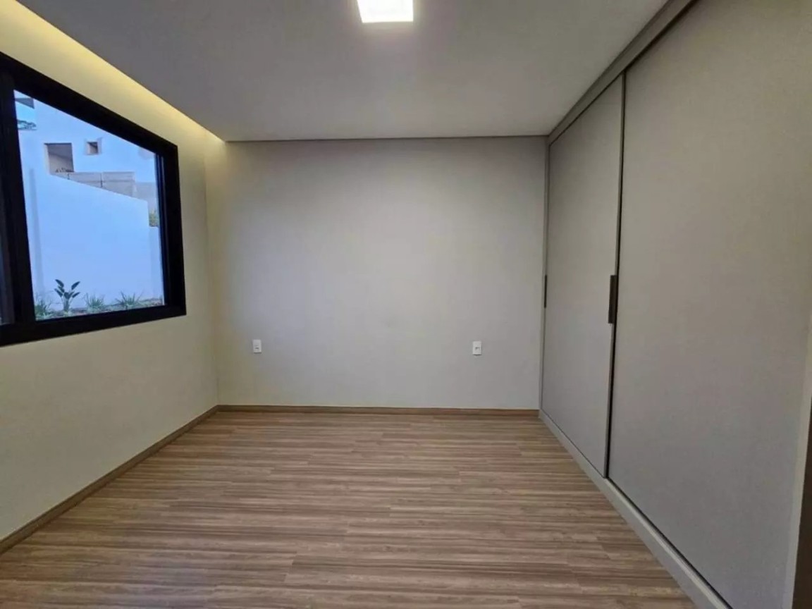 Casa de Condomínio para alugar com 4 quartos, 380m² - Foto 20
