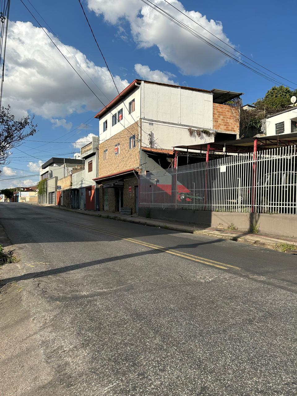 Prédio Inteiro à venda com 23 quartos, 335m² - Foto 1