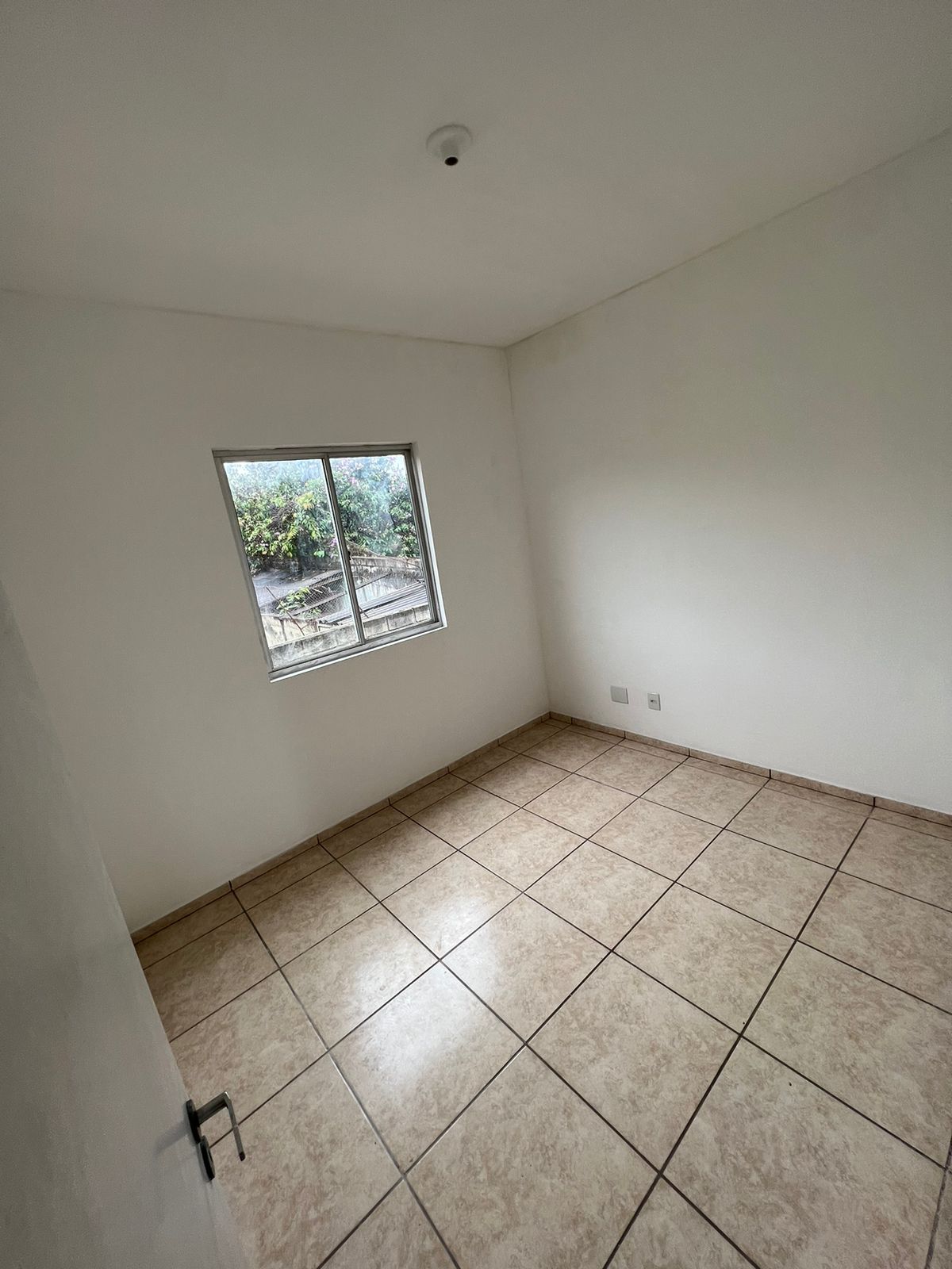 Casa à venda com 3 quartos, 88m² - Foto 2