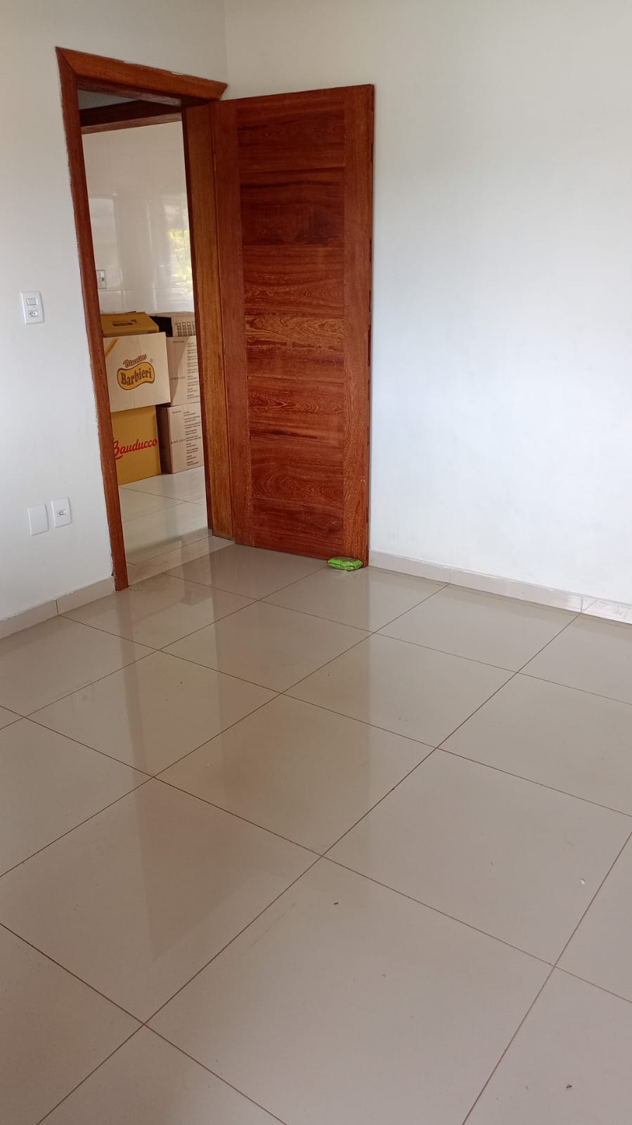 Casa para alugar com 2 quartos, 100m² - Foto 1