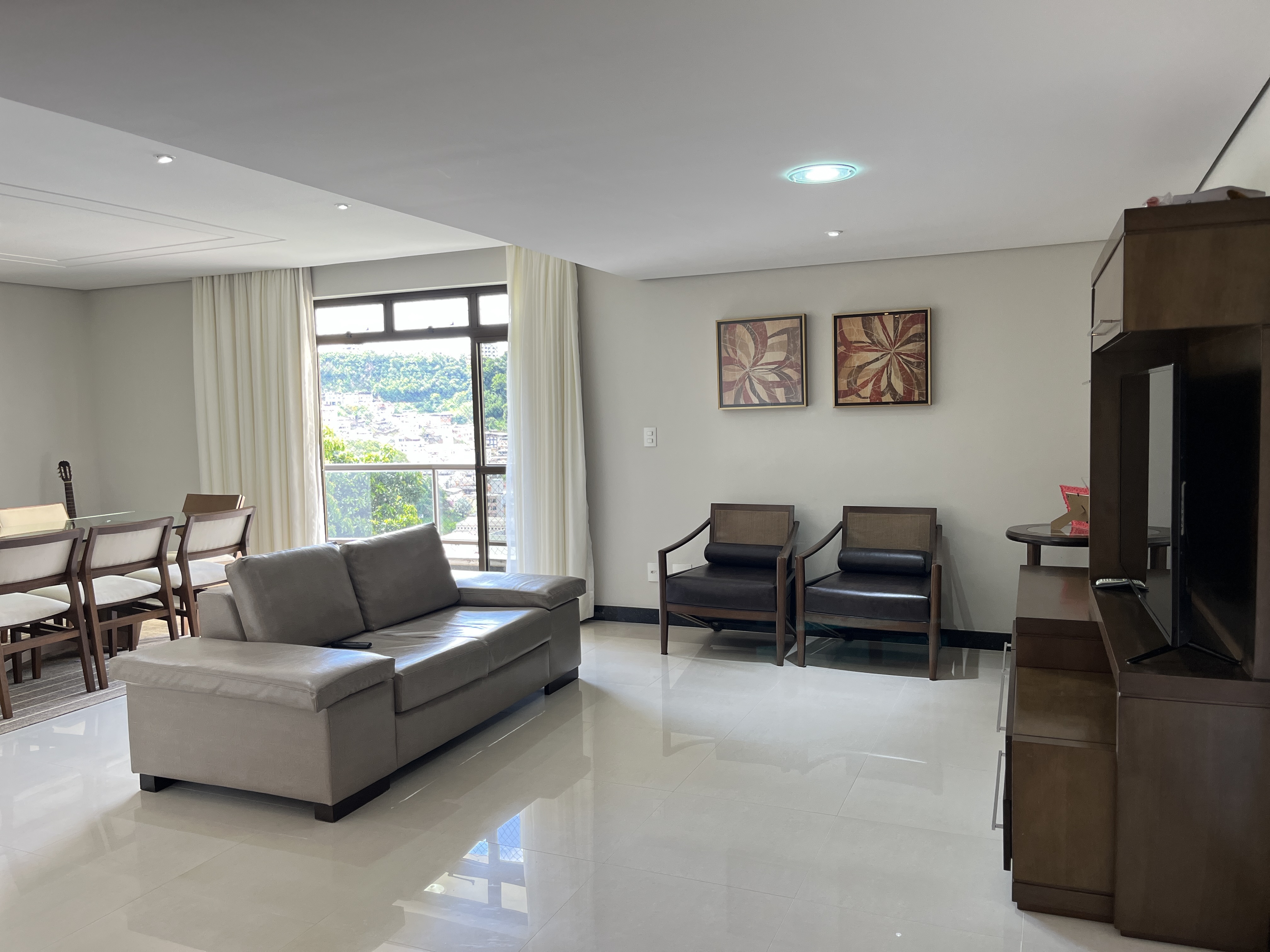 Apartamento à venda com 3 quartos, 203m² - Foto 3