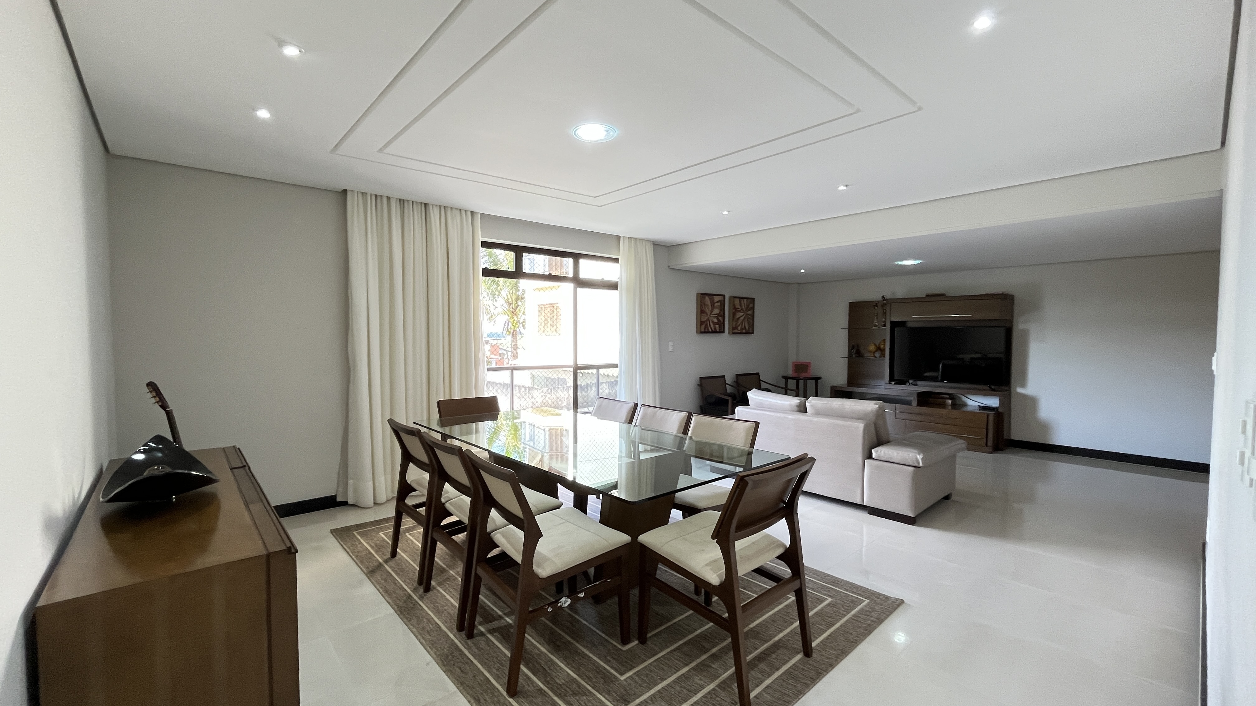 Apartamento à venda com 3 quartos, 203m² - Foto 1