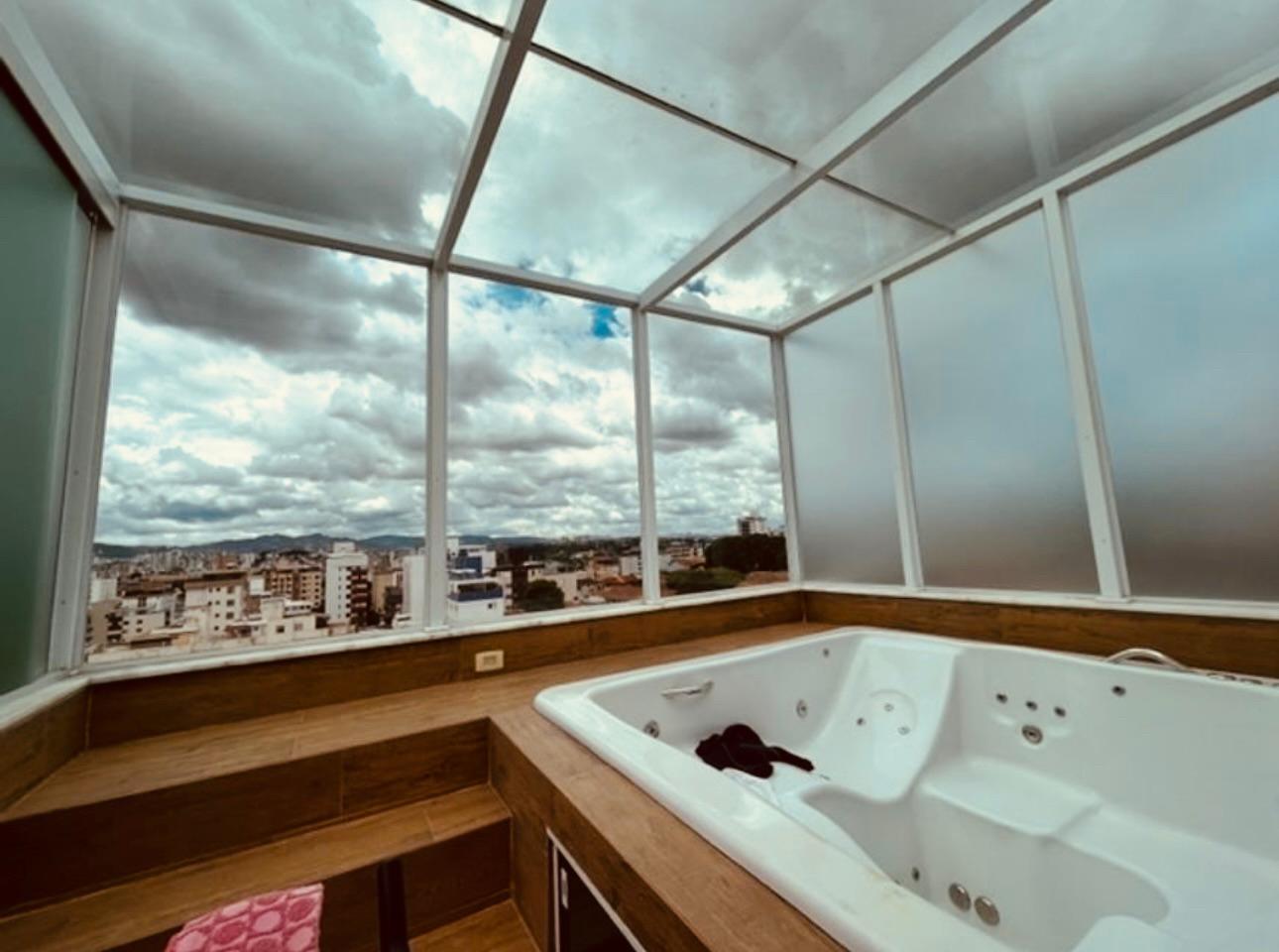 Cobertura à venda com 3 quartos, 226m² - Foto 1