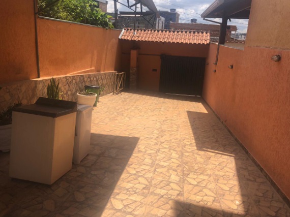 Loja-Salão para alugar com 3 quartos, 130m² - Foto 4