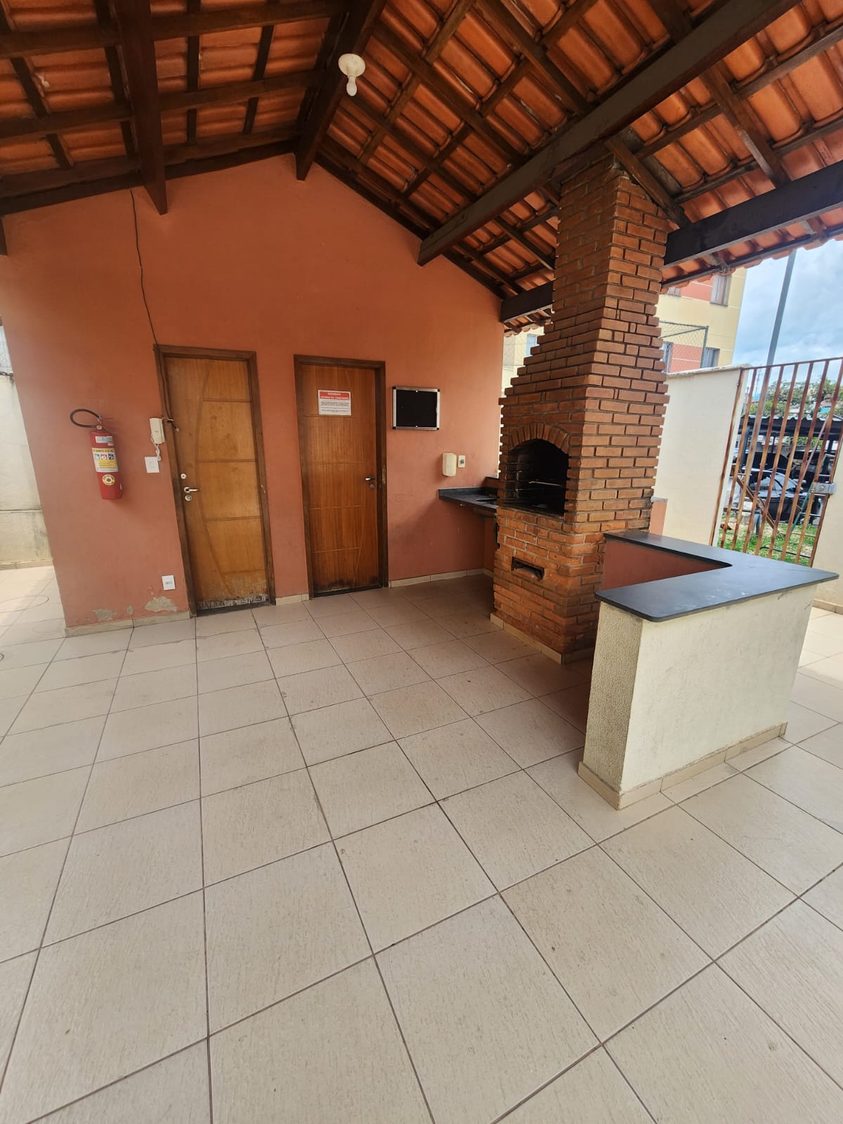 Apartamento à venda com 3 quartos, 74m² - Foto 2