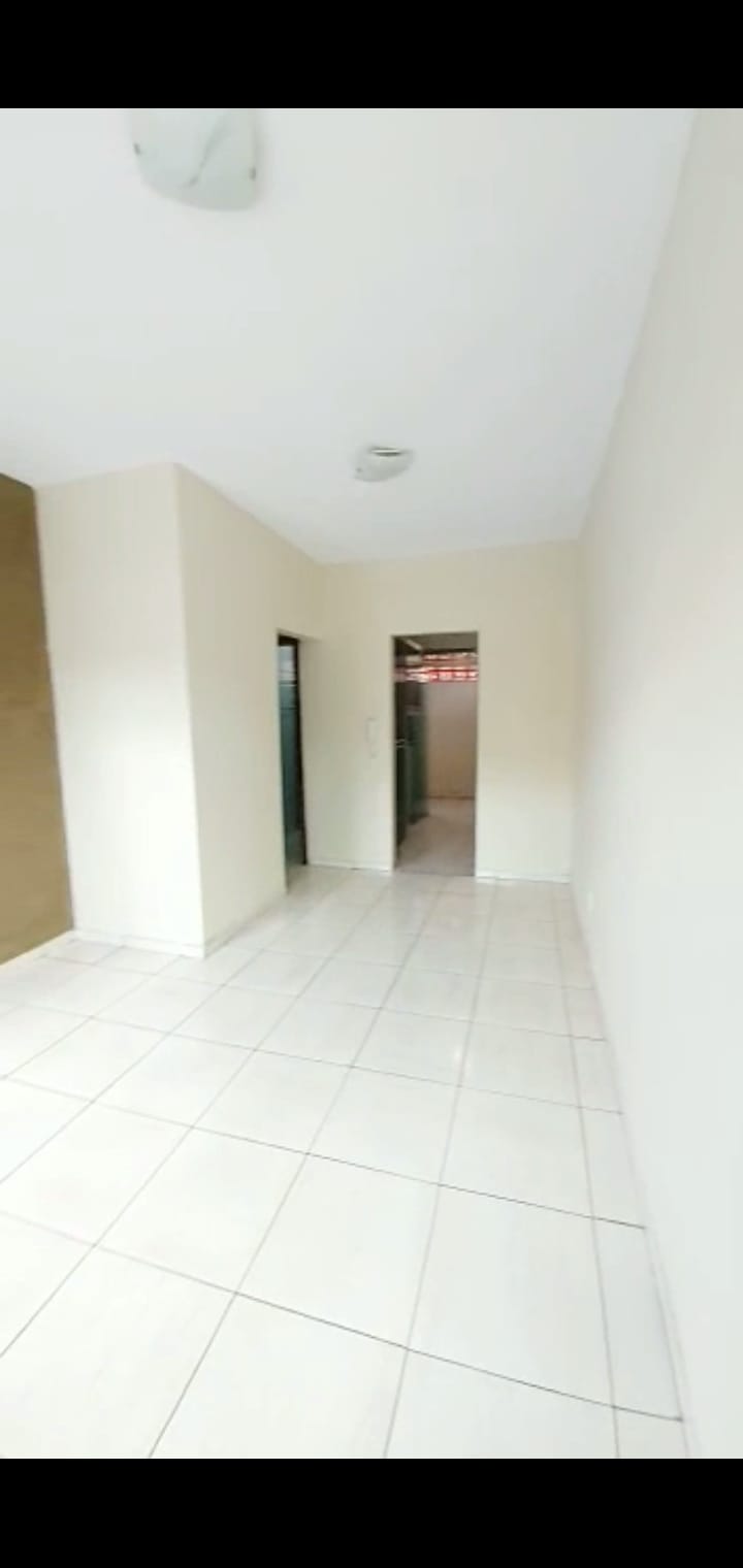 Casa à venda com 2 quartos, 63m² - Foto 8