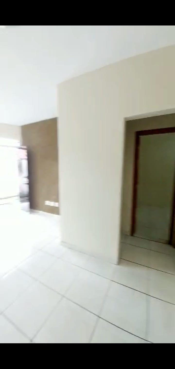 Casa à venda com 2 quartos, 63m² - Foto 5