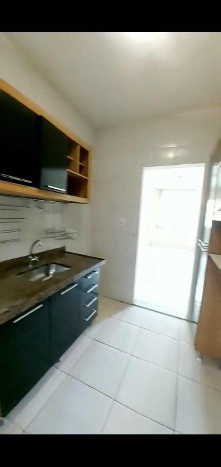 Casa à venda com 2 quartos, 63m² - Foto 1