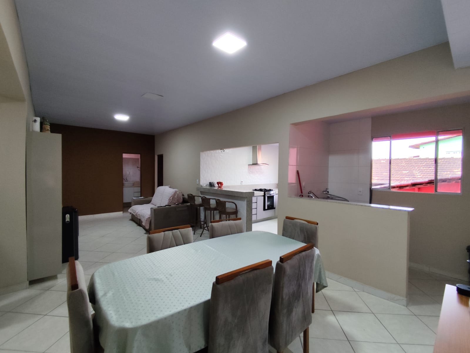 Casa à venda com 6 quartos, 242m² - Foto 19