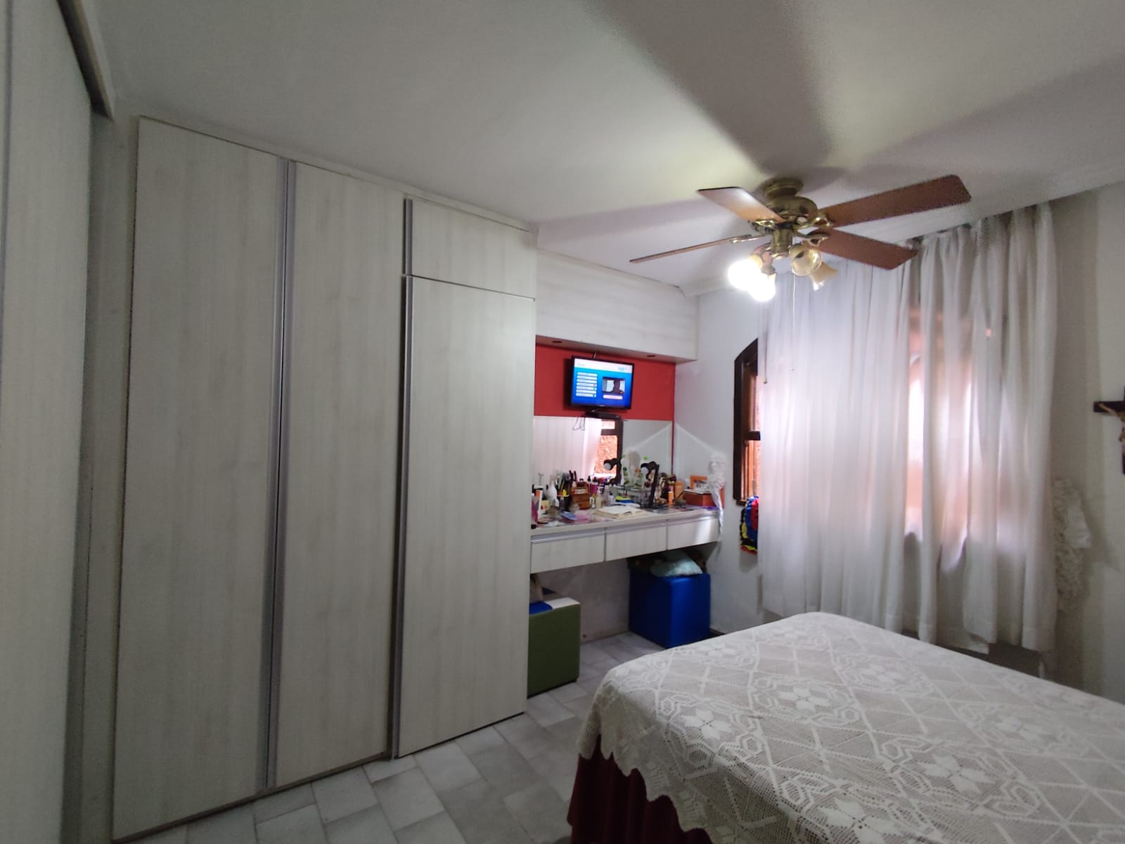 Casa à venda com 6 quartos, 242m² - Foto 11