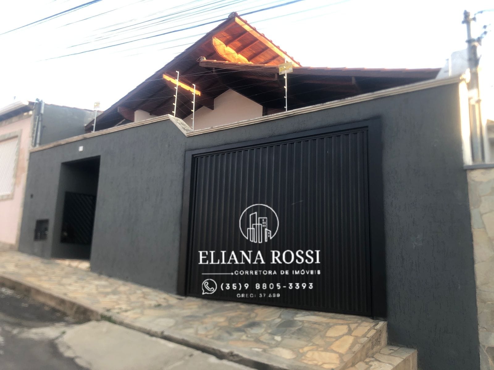 Casa à venda com 3 quartos, 200m² - Foto 1