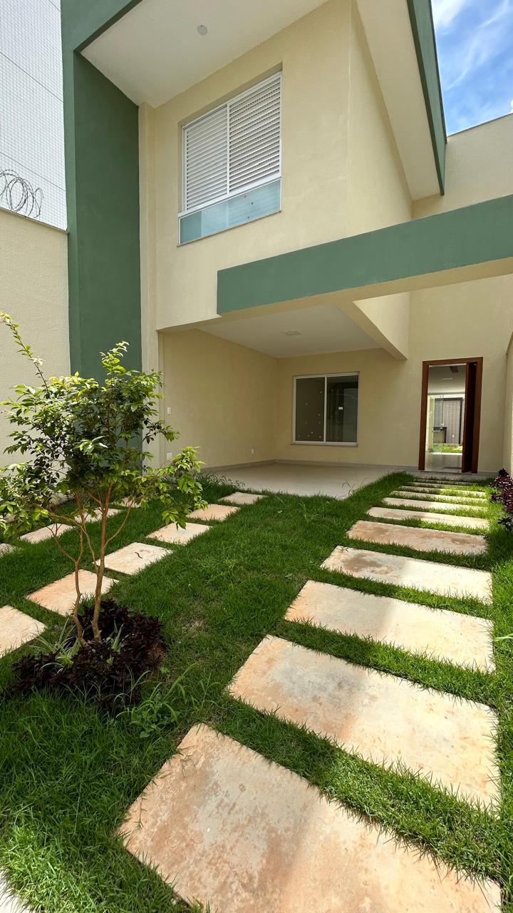 Casa à venda com 4 quartos, 160m² - Foto 2