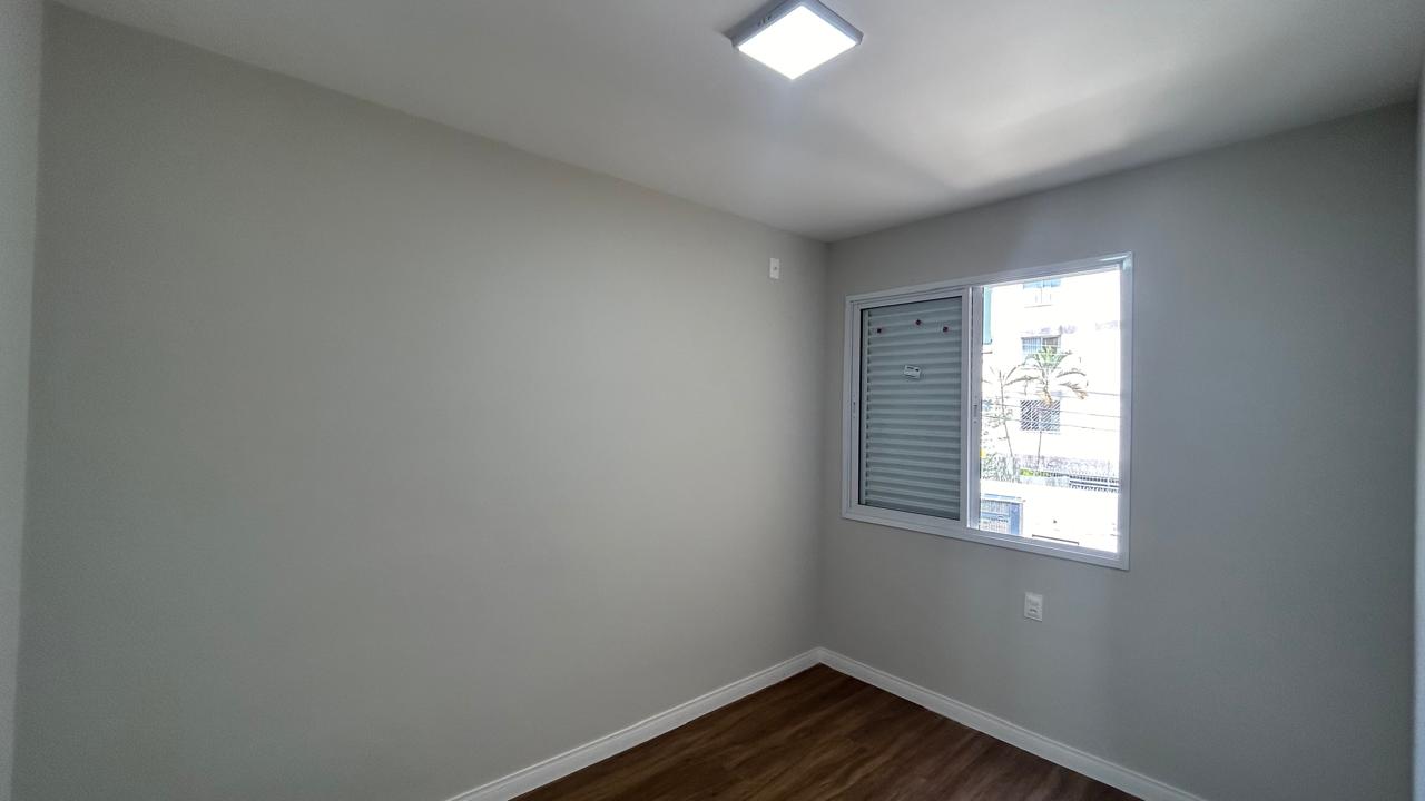 Casa à venda com 4 quartos, 160m² - Foto 13
