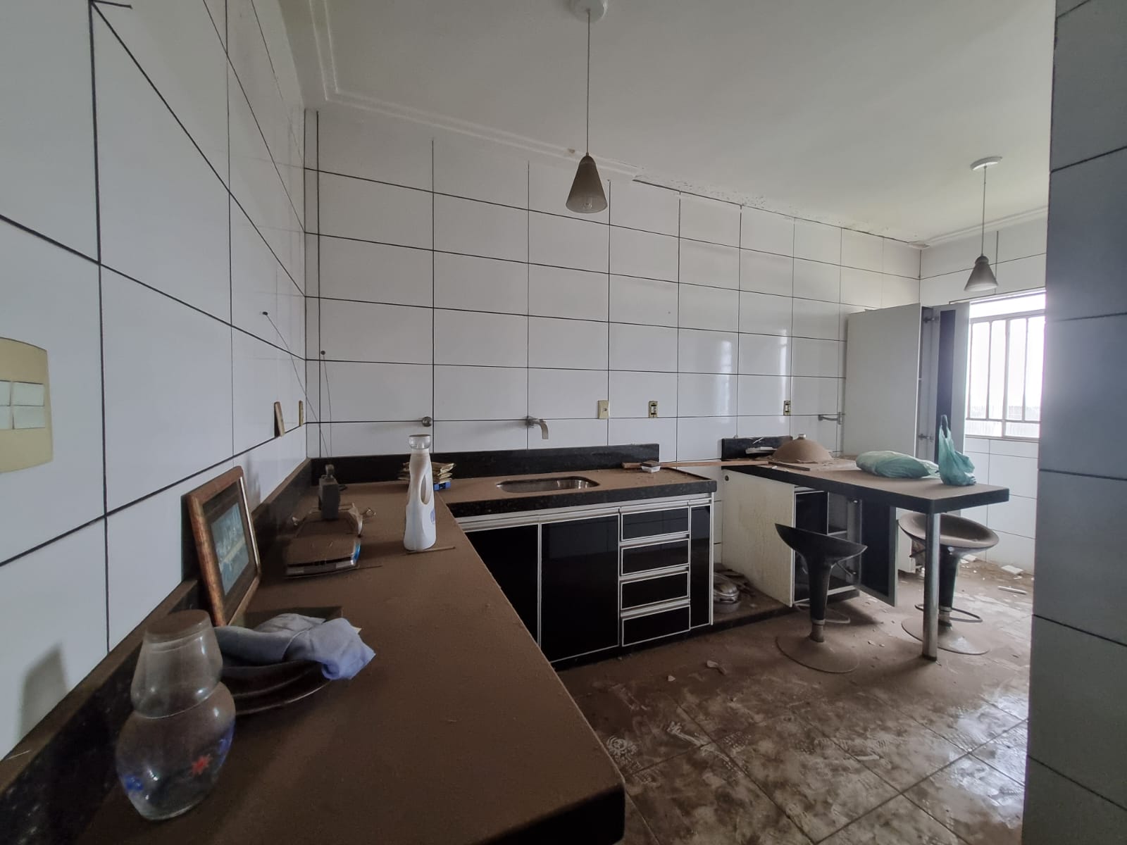 Casa à venda com 2 quartos, 360m² - Foto 7