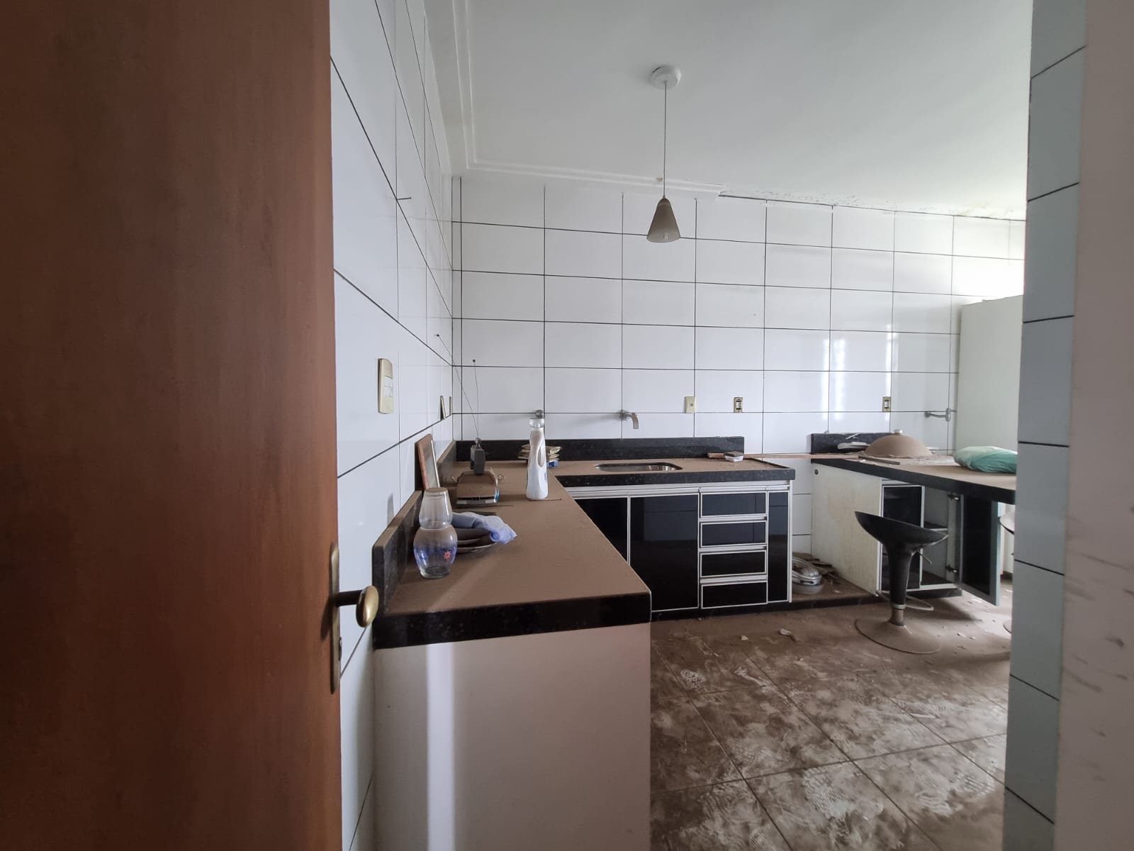 Casa à venda com 2 quartos, 360m² - Foto 6