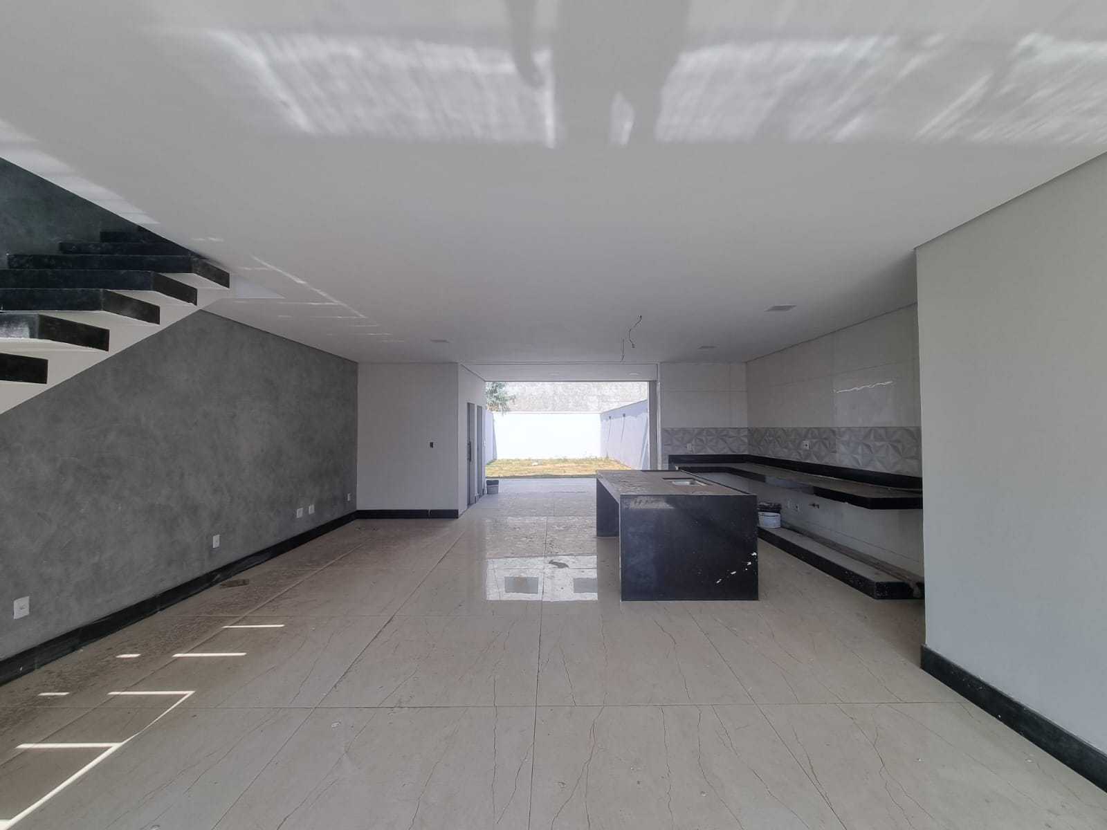 Casa para alugar com 3 quartos, 200m² - Foto 2
