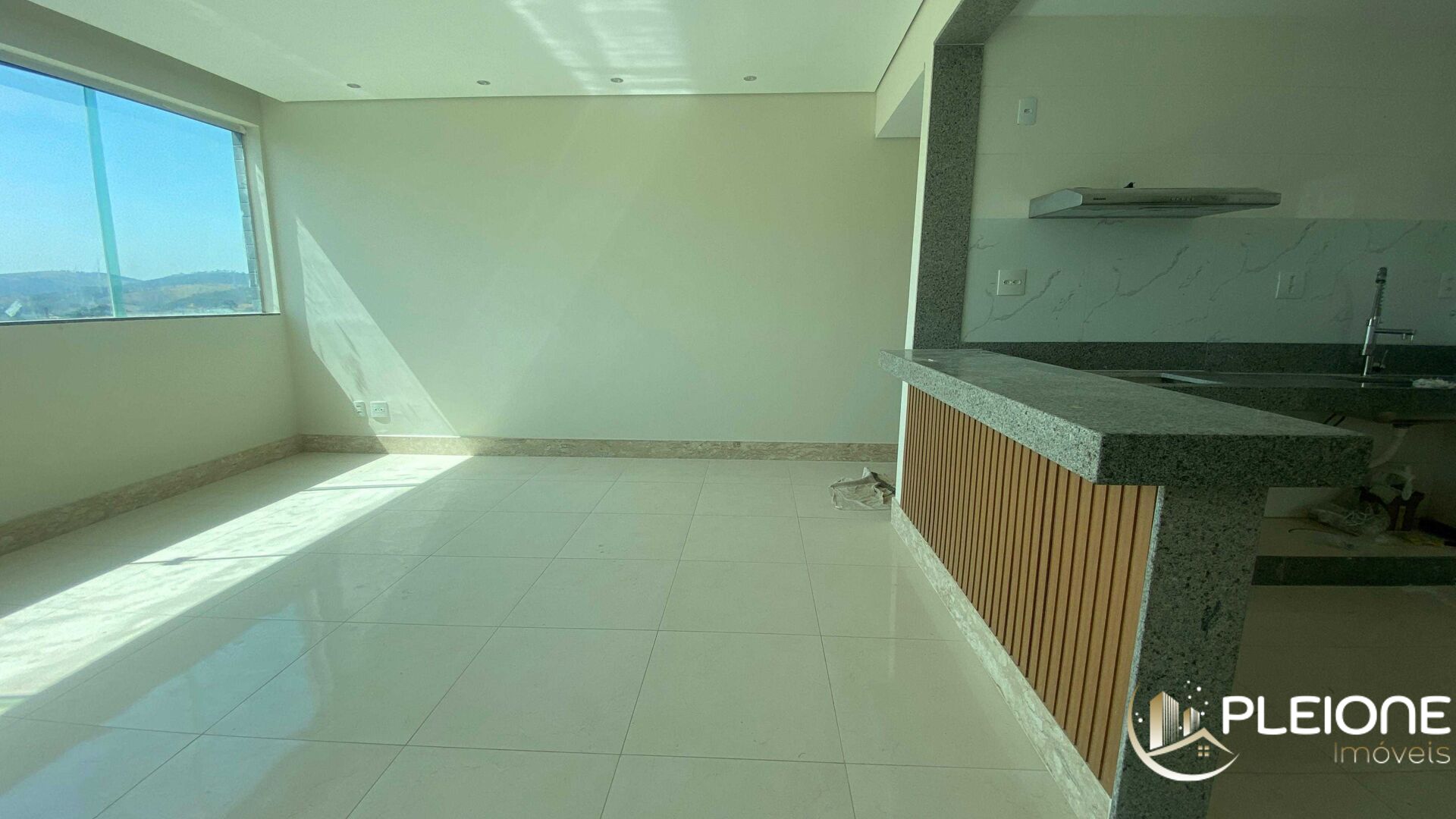 Apartamento à venda com 3 quartos, 85m² - Foto 3