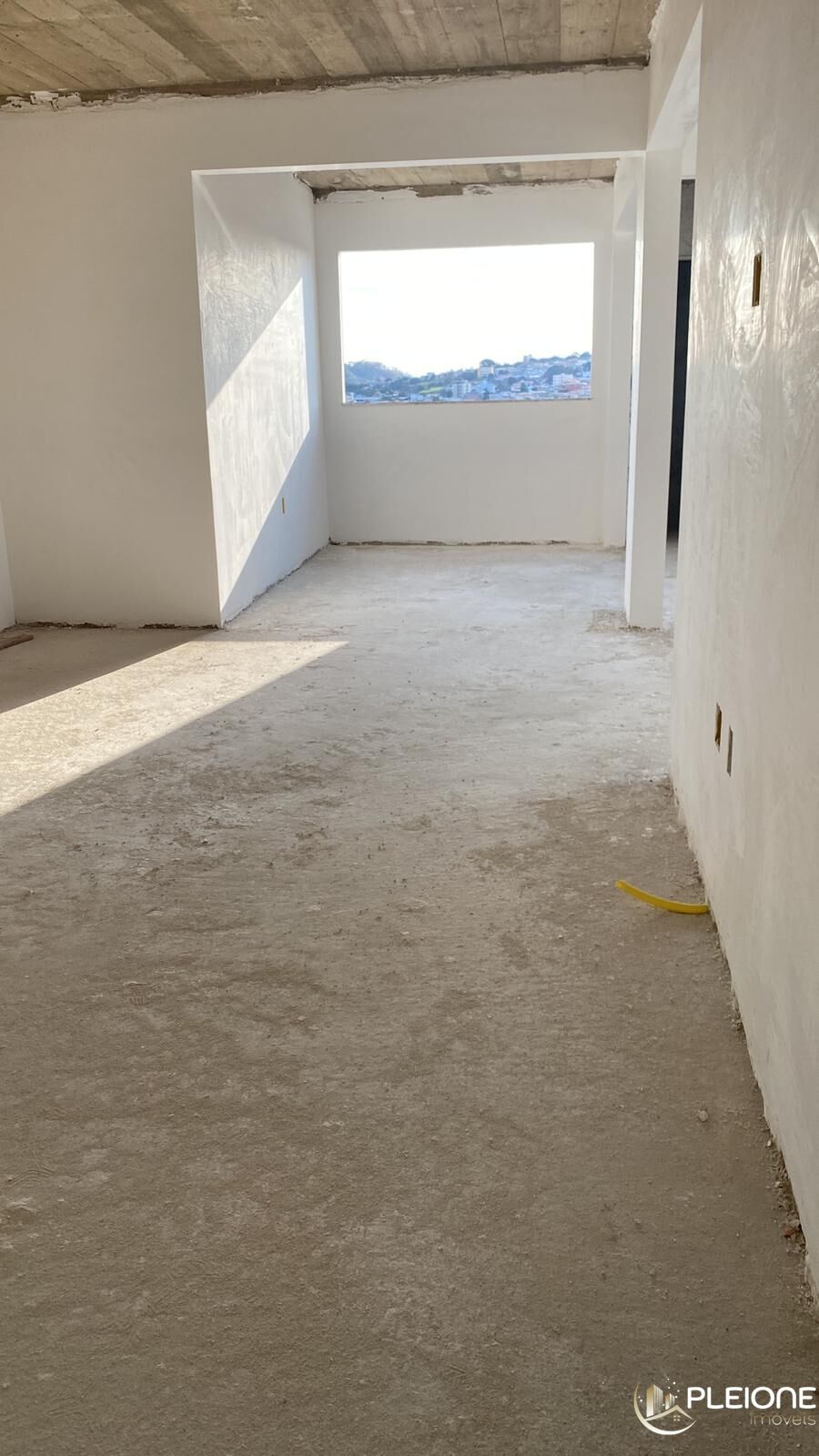 Apartamento à venda com 3 quartos, 118m² - Foto 2