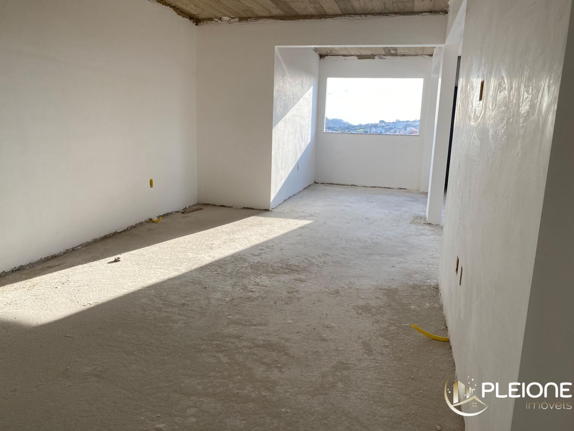 Apartamento à venda com 3 quartos, 118m² - Foto 1