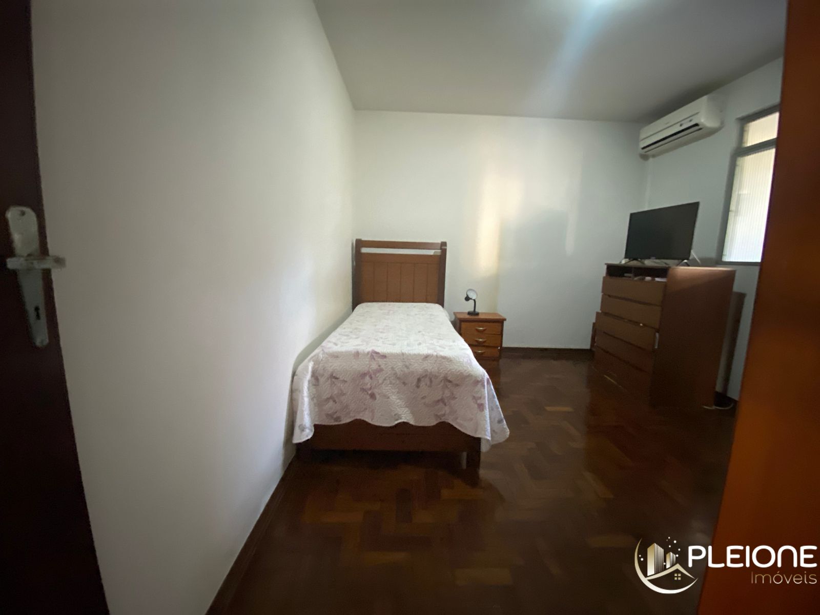 Casa à venda com 2 quartos, 300m² - Foto 15